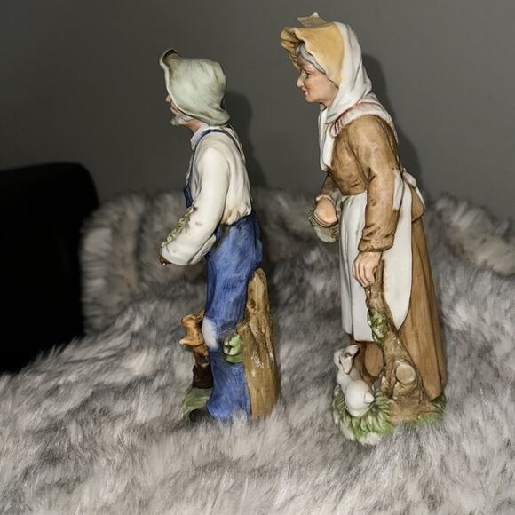Vintage Honco Man and Woman Farmer Signed Figurines #1409 - Picture 4 of 8